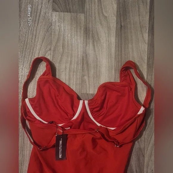 PRETTY LITTLE THING  Size10. - Picture 4 of 13